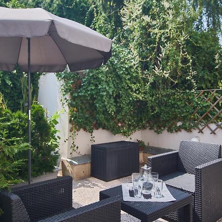 Nice Home To Stay At Prague Close To Castle With Terrace And Garden Eksteriør bilde