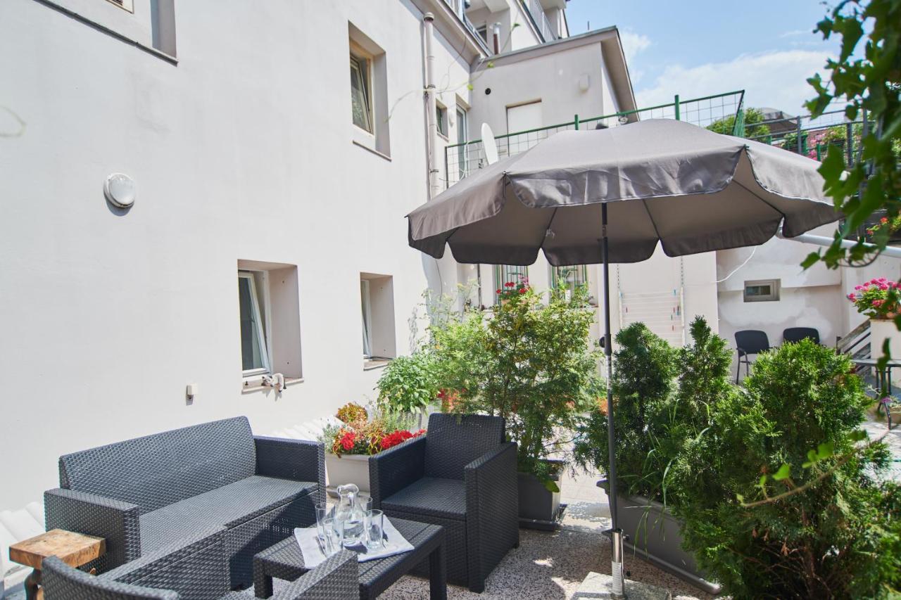 Nice Home To Stay At Prague Close To Castle With Terrace And Garden Eksteriør bilde