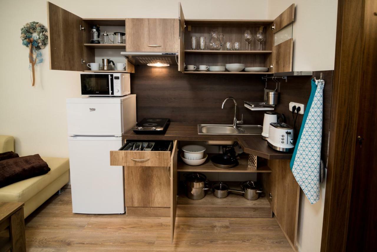 Nice Home To Stay At Prague Close To Castle With Terrace And Garden Eksteriør bilde