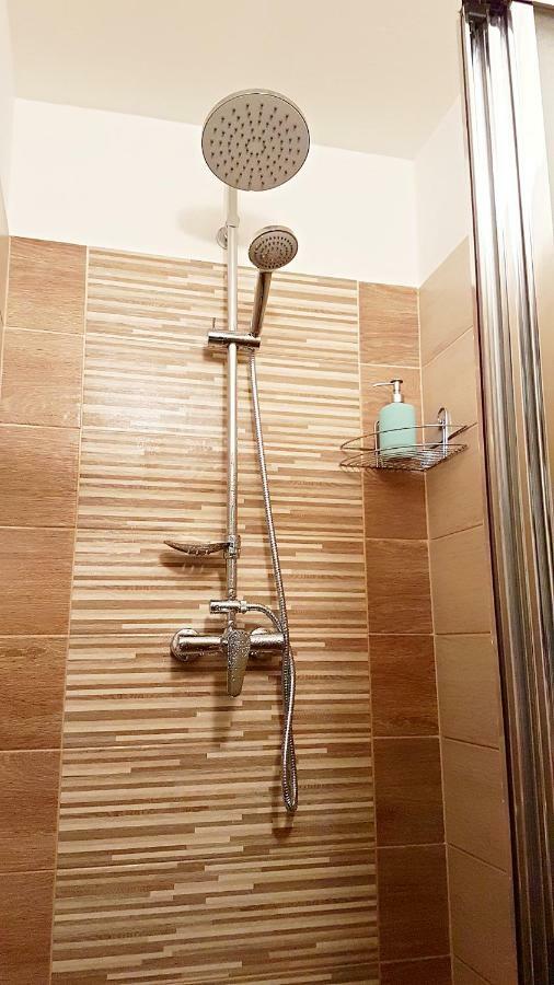 Nice Home To Stay At Prague Close To Castle With Terrace And Garden Eksteriør bilde
